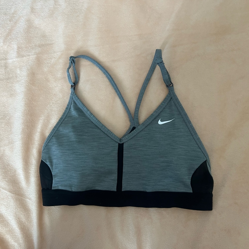 sports bra